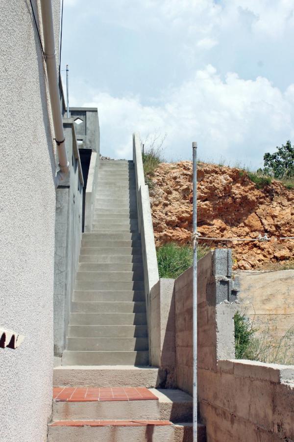 Apartments By The Sea Metajna, Pag - 6351 ภายนอก รูปภาพ