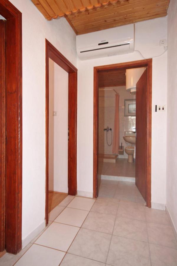 Apartments By The Sea Metajna, Pag - 6351 ภายนอก รูปภาพ